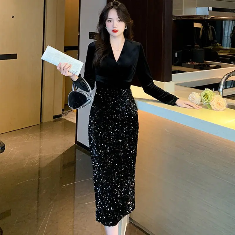2022 Women's Dress Autumn New Temperament Sequins Gold Velvet Slim Free Shipping
2022 Women's Dress Autumn New Temperament Sequins Gold Velvet Slim Free Shipping
