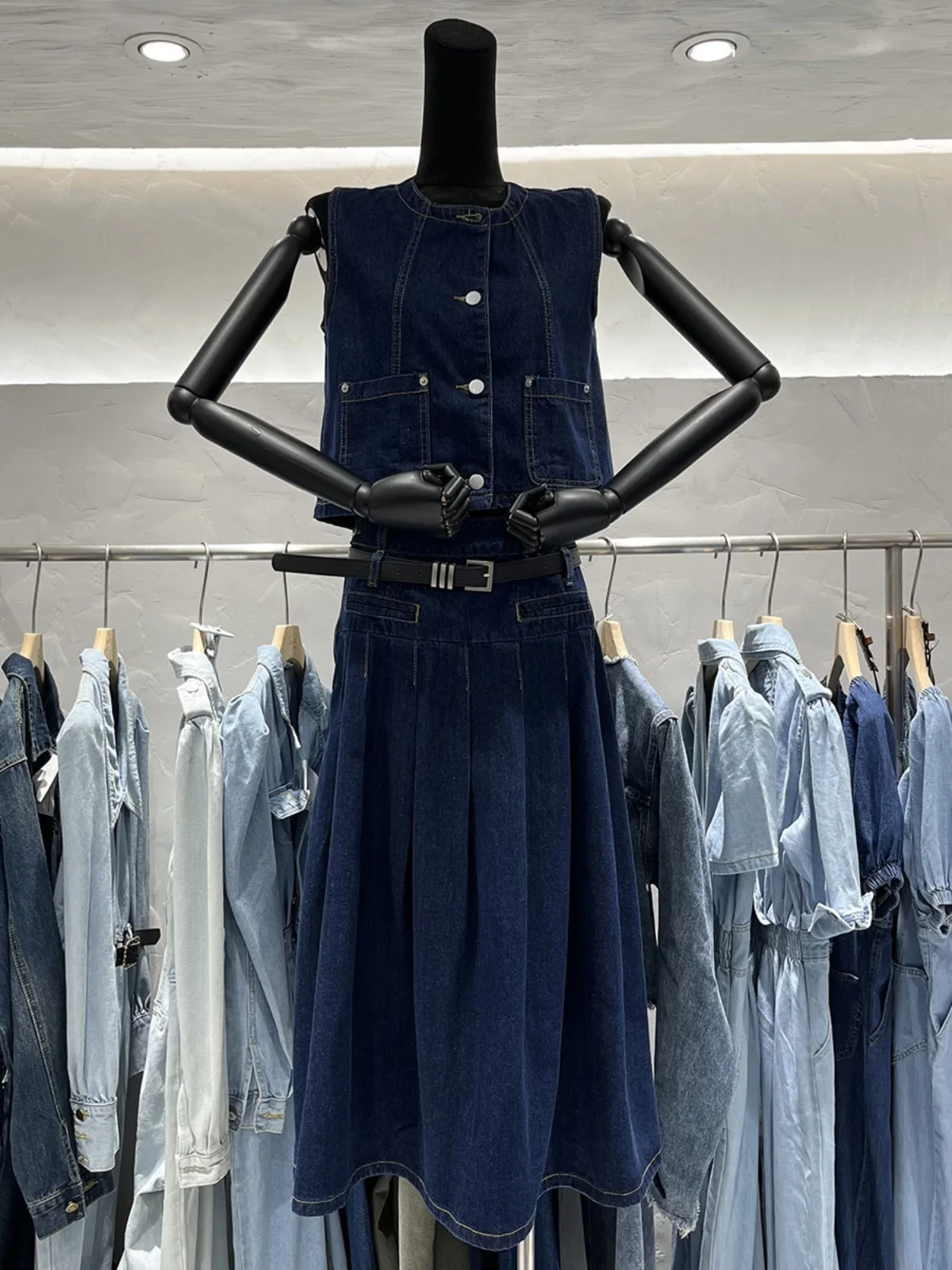 Women's 2023 New Women's Dress Elegant Party Dresses For Women New Sleeveless Vest Top Small Long denim pleated skirt two-piece
Women's 2023 New Women's Dress Elegant Party Dresses For Women New Sleeveless Vest Top Small Long denim pleated skirt two-piece