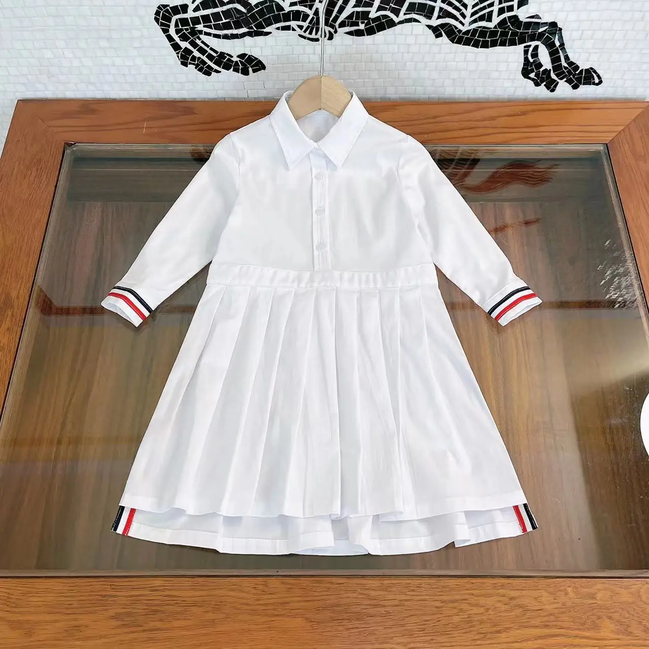 Girls Korean fashion dress 2022 spring and autumn new children's shirt long sleeve length pleated skirt high quality
Girls Korean fashion dress 2022 spring and autumn new children's shirt long sleeve length pleated skirt high quality