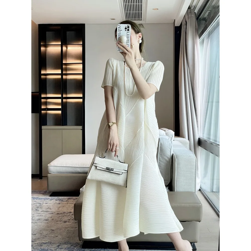Miyake 2023 Summer New Temperament Elegant Women's Dresses Loose Simple Formal Occasion Pleated Long Dresses Plus Size Casual
Miyake 2023 Summer New Temperament Elegant Women's Dresses Loose Simple Formal Occasion Pleated Long Dresses Plus Size Casual