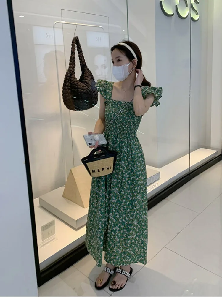 French Square Neck Small Flying Sleeve Fragmented Flower Dress Women's Green Slim Strap Maxi Dresses Summer New Leisure Clothing
French Square Neck Small Flying Sleeve Fragmented Flower Dress Women's Green Slim Strap Maxi Dresses Summer New Leisure Clothing