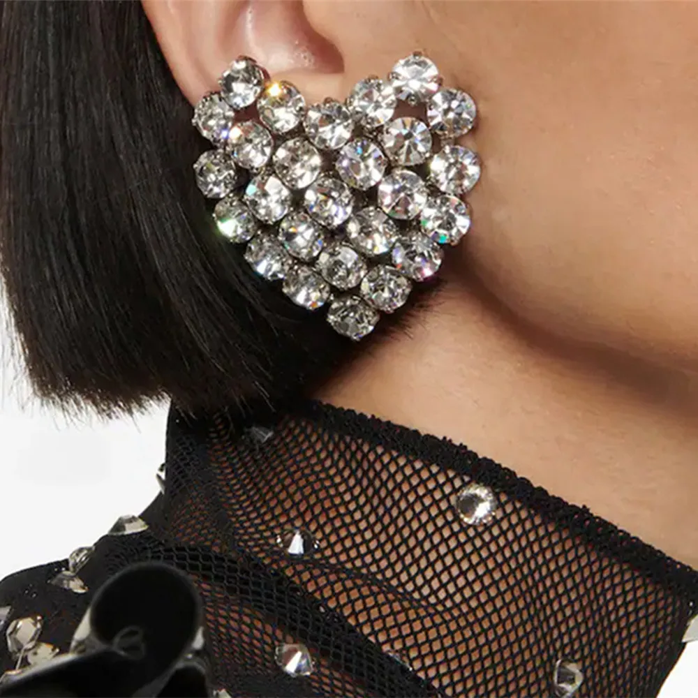 INS Luxury Heart Rhinestone Clip Earrings No Piercing For Women Vintage crystal Geometric Earrings Ear Clip Dinner Jewelry Gift
INS Luxury Heart Rhinestone Clip Earrings No Piercing For Women Vintage crystal Geometric Earrings Ear Clip Dinner Jewelry Gift