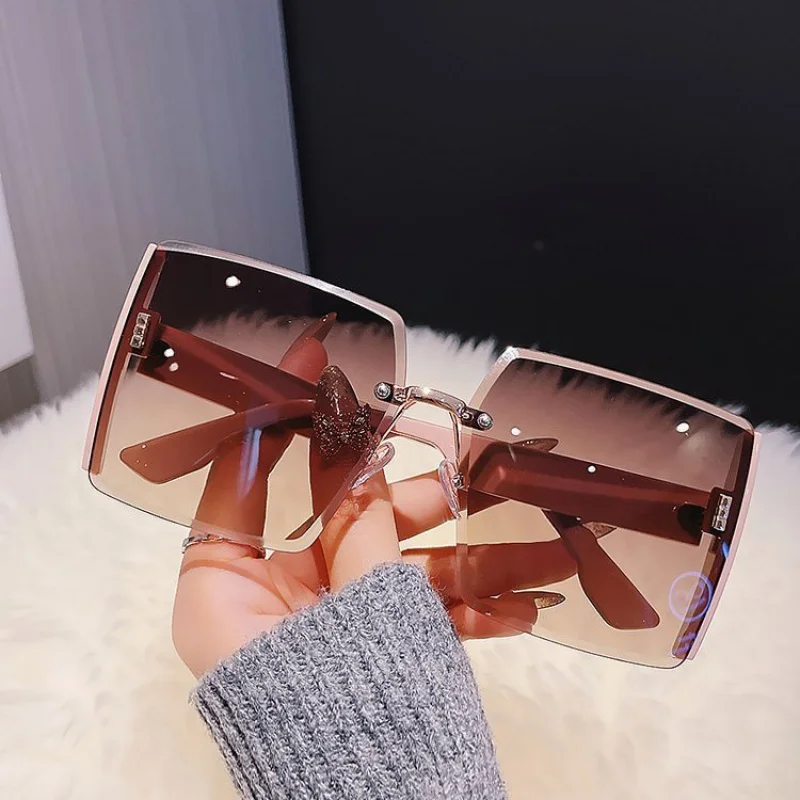 Avant-Garde Sunglasses Women's Personality New Fashionable Sunglasses UV-Proof Sunglasses High Sense
Avant-Garde Sunglasses Women's Personality New Fashionable Sunglasses UV-Proof Sunglasses High Sense