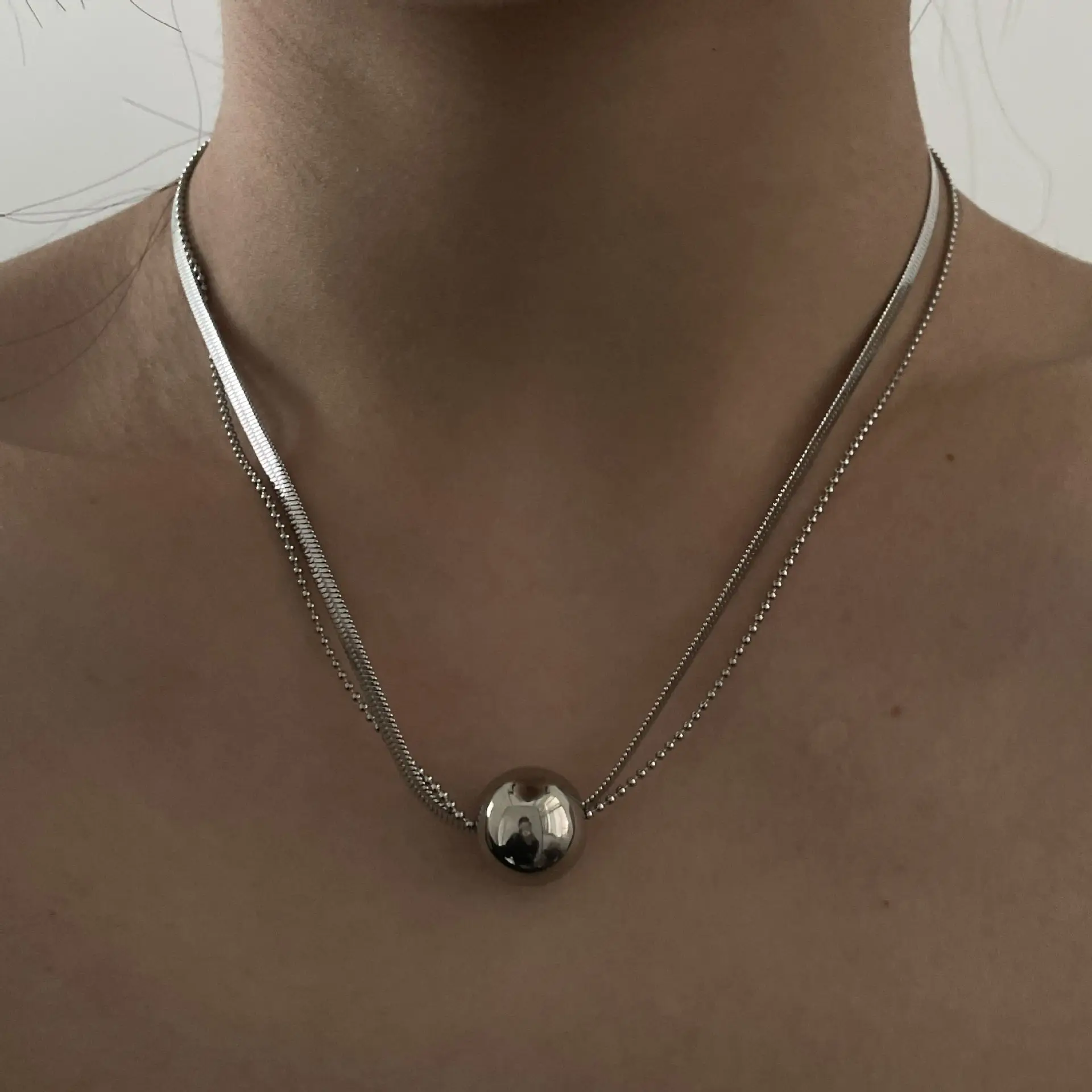 2022 Chic Titanium Steel Gold Color Double Layers Choker Necklace Simple Beads Pendant Necklace 
2022 Chic Titanium Steel Gold Color Double Layers Choker Necklace Simple Beads Pendant Necklace