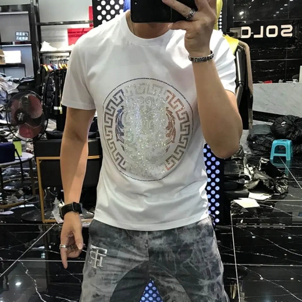 Chao brand hot diamond short sleeve T-shirt men's summer personality trend slim handsome round neck pullover half sleeve jacket
Chao brand hot diamond short sleeve T-shirt men's summer personality trend slim handsome round neck pullover half sleeve jacket