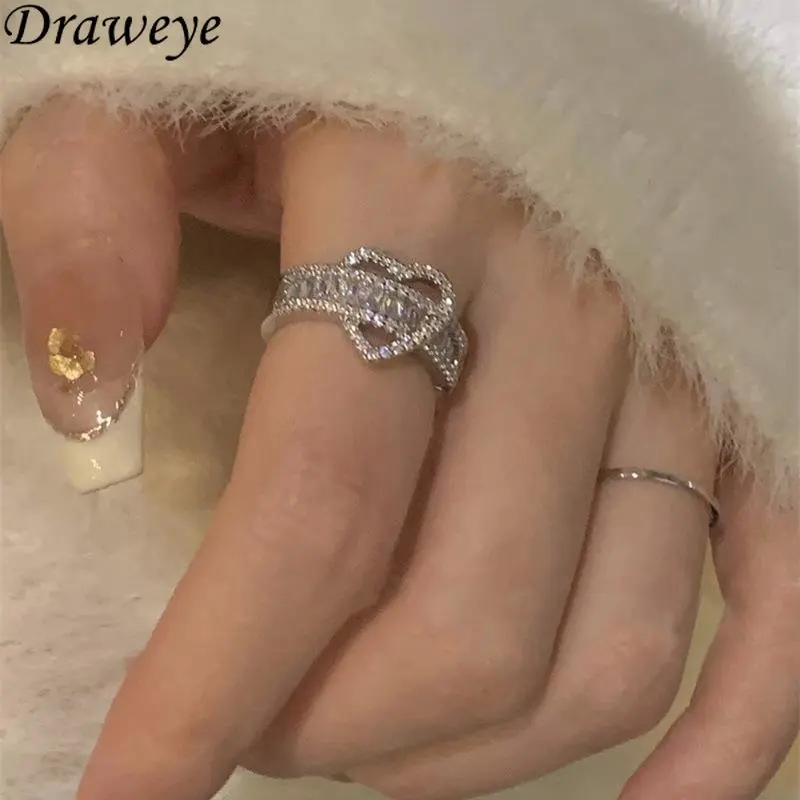 Draweye Zircon Shiny Rings for Women Heart Geometric Sweet Korean Fashion Retro Anillos Mujer Exquisite Ins Forefinger Jewelry
Draweye Zircon Shiny Rings for Women Heart Geometric Sweet Korean Fashion Retro Anillos Mujer Exquisite Ins Forefinger Jewelry