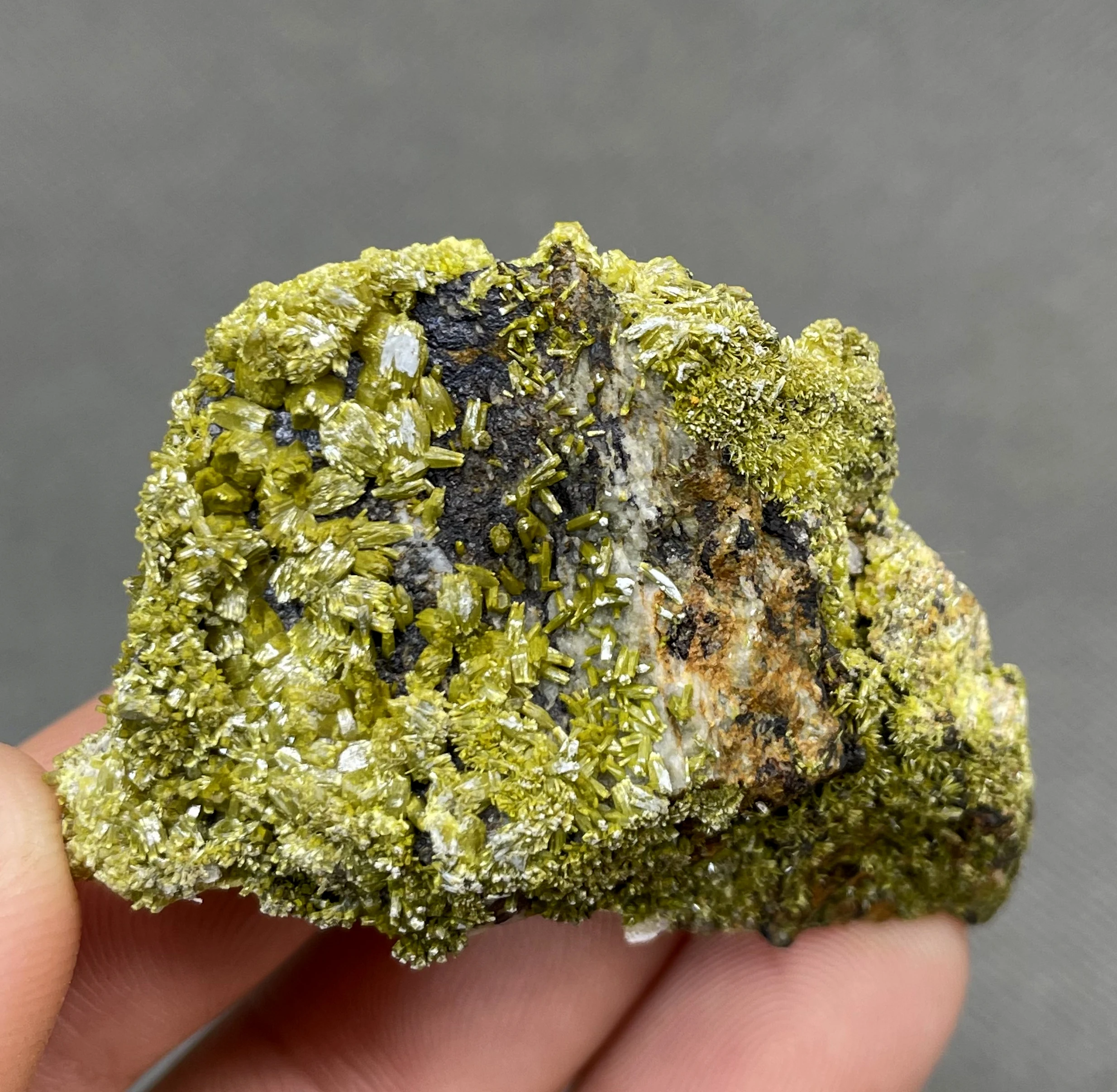 

Лучше всего! Натуральный пироморфит 38 г, минеральный образец камней и кристаллов, коллекция драгоценных камней, кварц