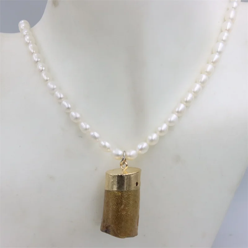 Trendy Jewelry Fashion Luxury Alloy Chain Natural Freshwater Rice Pearl Golden Coral Necklaces Design For Women Acessories Gifts
Trendy Jewelry Fashion Luxury Alloy Chain Natural Freshwater Rice Pearl Golden Coral Necklaces Design For Women Acessories Gifts