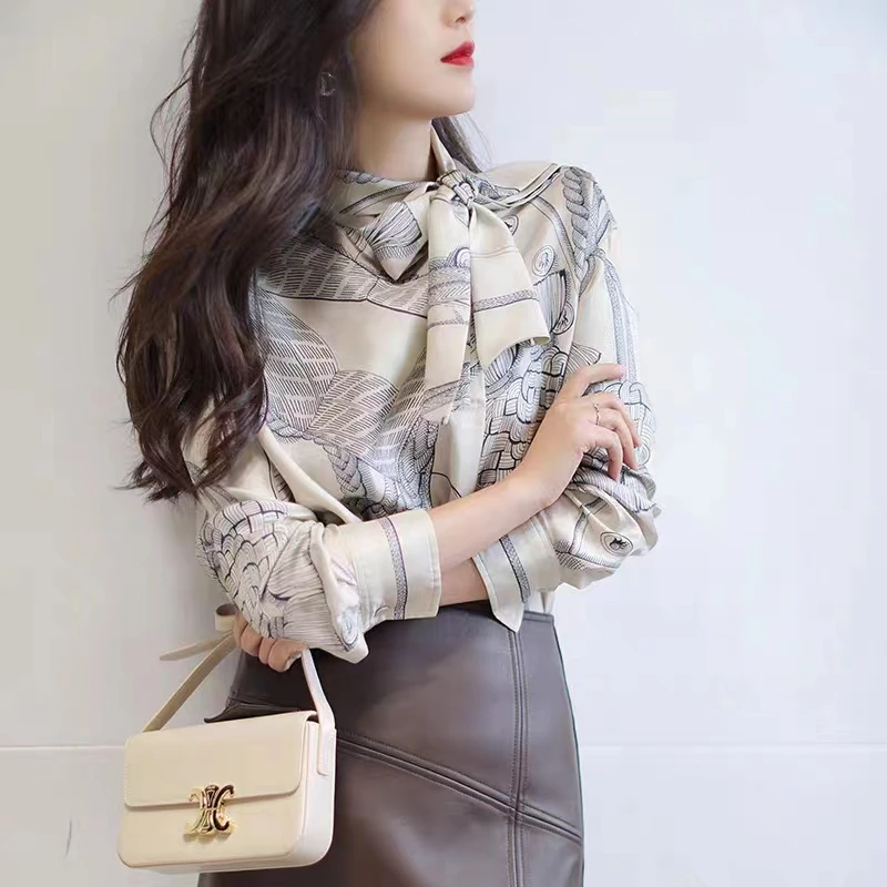 Ribbon Twill Silk Shirt Women's Long Sleeve 2023 New Spring and Summer French Vintage Printed Shirt Joker Top
Ribbon Twill Silk Shirt Women's Long Sleeve 2023 New Spring and Summer French Vintage Printed Shirt Joker Top