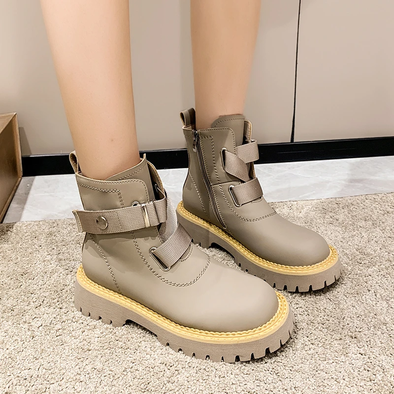 Leather Fashion Boots Women's Autumn and Winter High-end Short Korean Style British Style Single Boots Women Shoes Goth Boots
Leather Fashion Boots Women's Autumn and Winter High-end Short Korean Style British Style Single Boots Women Shoes Goth Boots