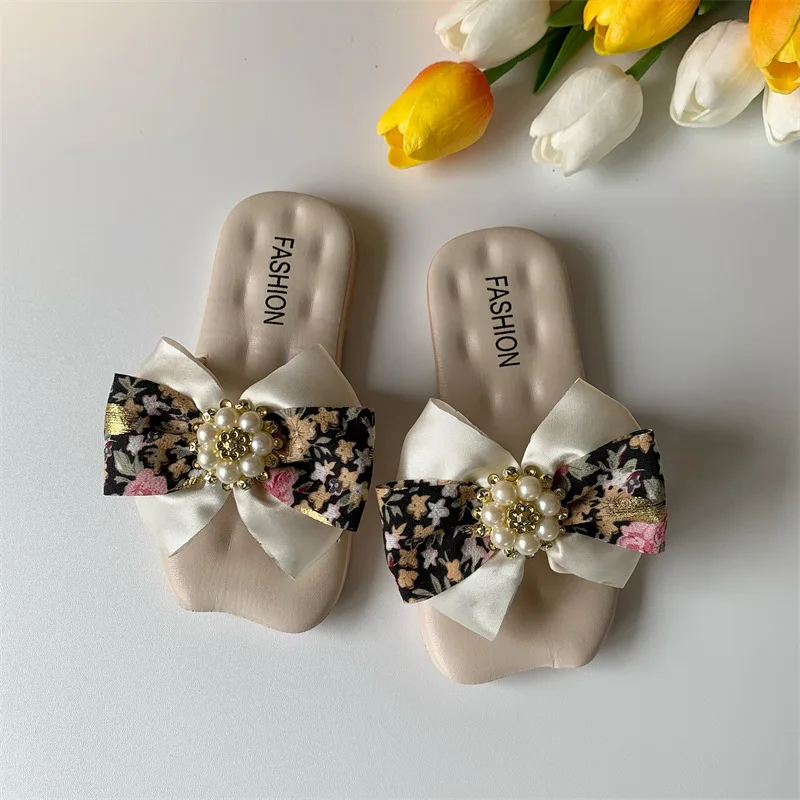 Korean Version Of The Bow Children's Sandals Fairy Wind All-match Princess Wind Non-slip Soft Women's Sandals Girls Slippers
Korean Version Of The Bow Children's Sandals Fairy Wind All-match Princess Wind Non-slip Soft Women's Sandals Girls Slippers