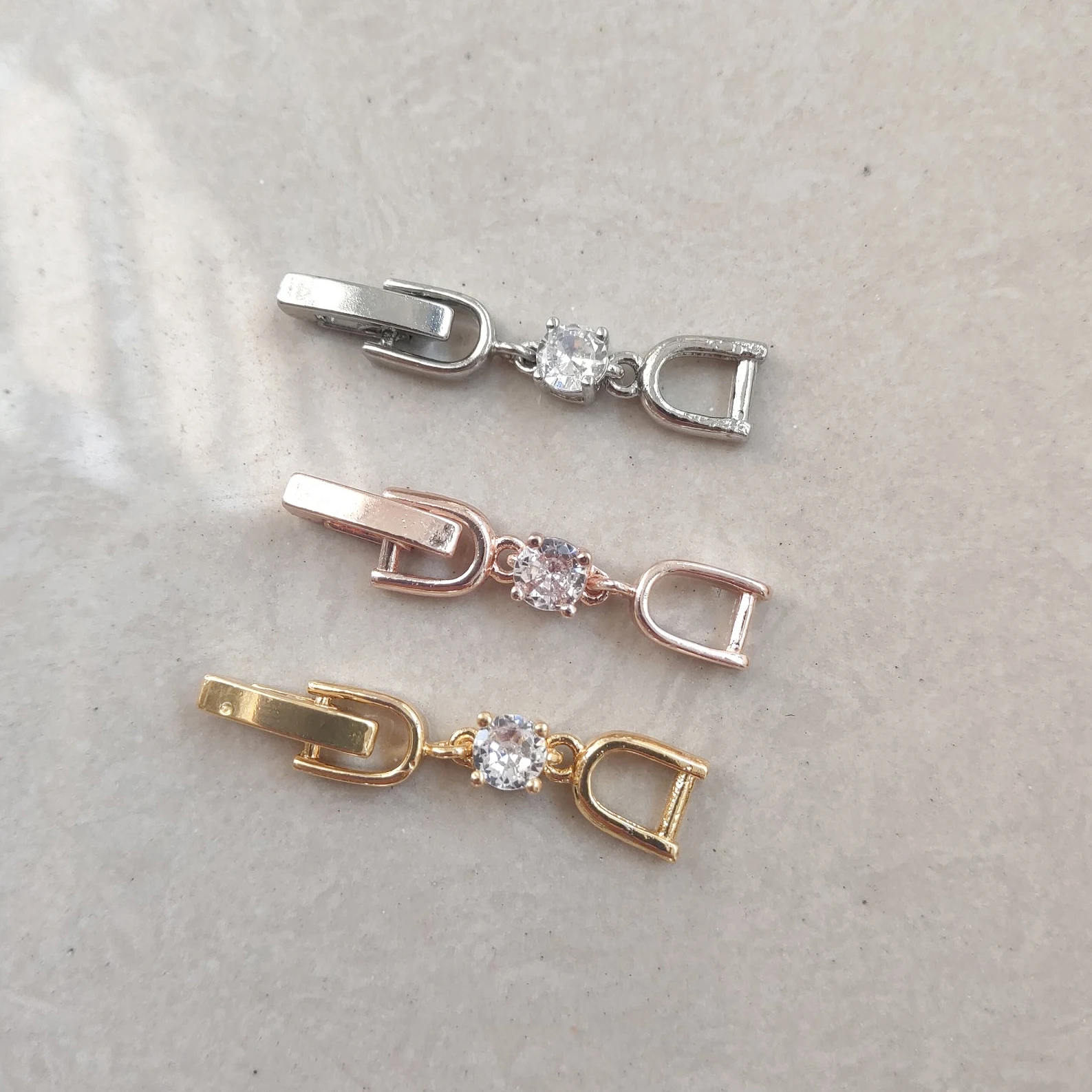 ZAKOL Brand 1 Pcs Round Cz Zirconia White Rose Gold Color Extenders Extension Clasp for Bracelet or Necklace
ZAKOL Brand 1 Pcs Round Cz Zirconia White Rose Gold Color Extenders Extension Clasp for Bracelet or Necklace