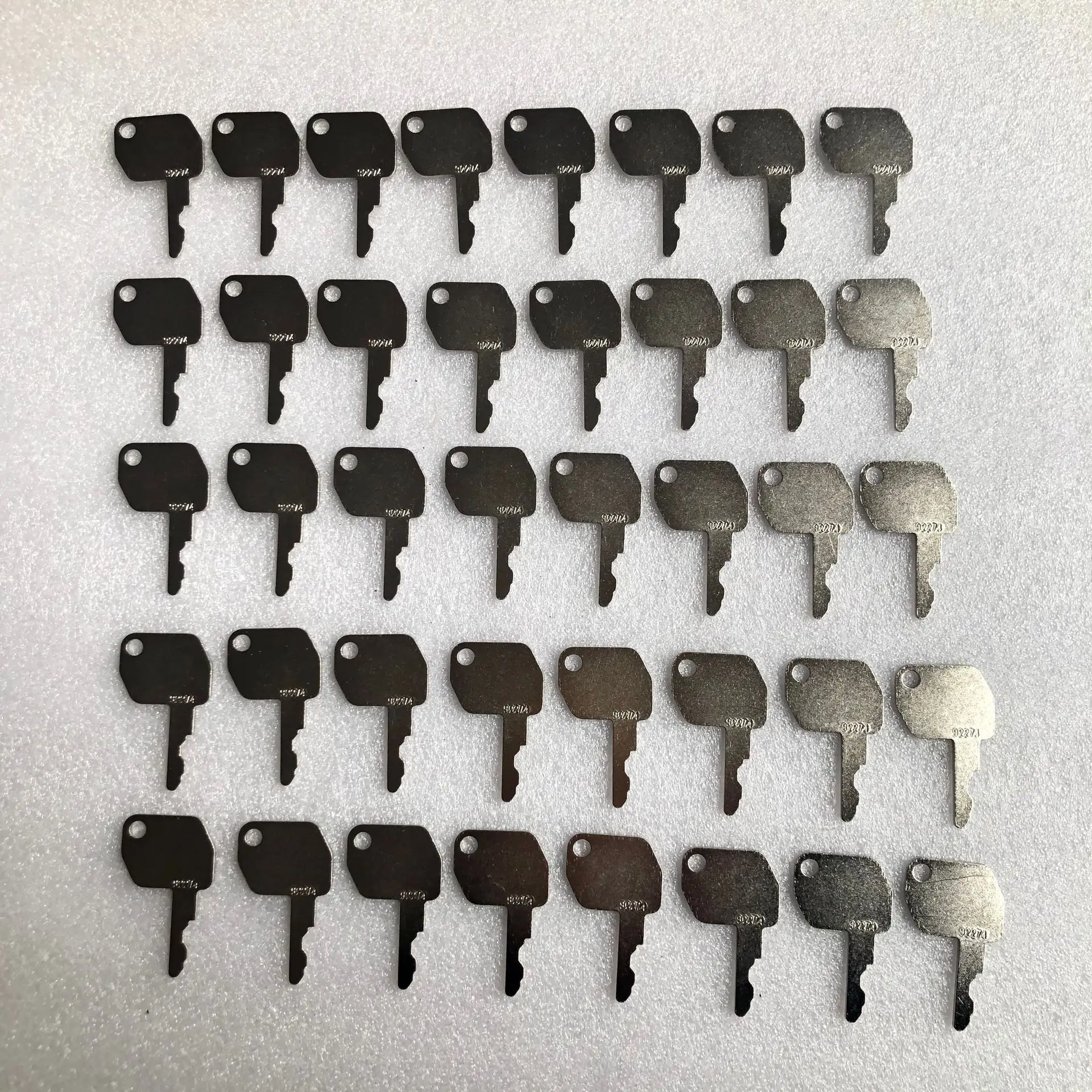 40PCS 92274 Key For Ford NH New Holland Thwiates Dumper Backhoe Heavy Equipment Start Switch
40PCS 92274 Key For Ford NH New Holland Thwiates Dumper Backhoe Heavy Equipment Start Switch