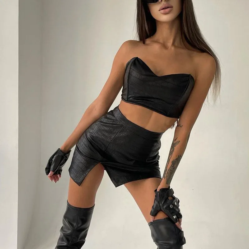 Mika's Gothic Style Super Cool Crop Top High Waist Mini Skirt Suits Slim Charming Faux Leather slit at side
Mika's Gothic Style Super Cool Crop Top High Waist Mini Skirt Suits Slim Charming Faux Leather slit at side