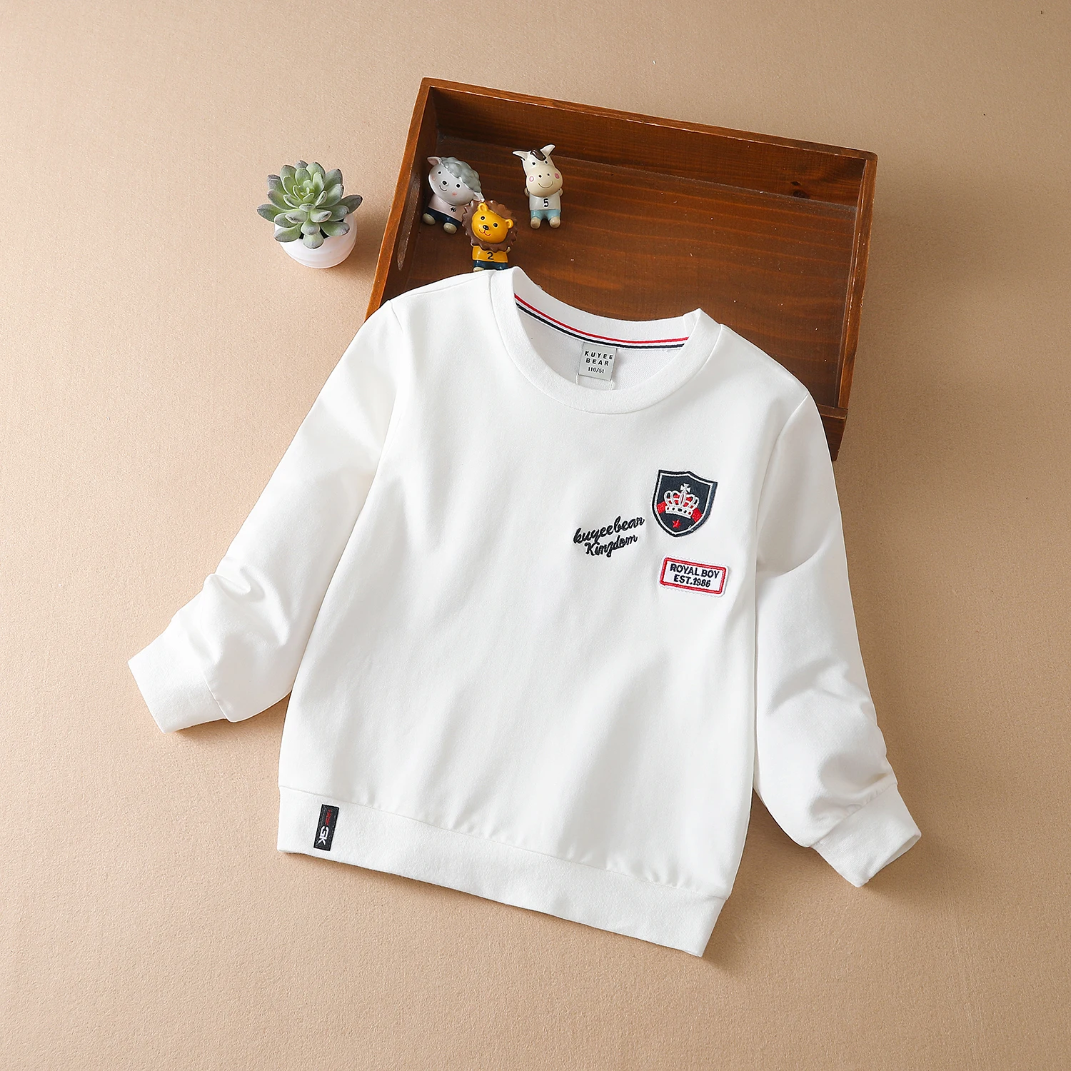 Толстовки для маленьких мальчиков на весну и осень, детский белый Хлопковый пуловер с круглым вырезом, топы, детская одежда, Свитшот
Толстовки для маленьких мальчиков на весну и осень, детский белый Хлопковый пуловер с круглым вырезом, топы, детская одежда, Свитшот