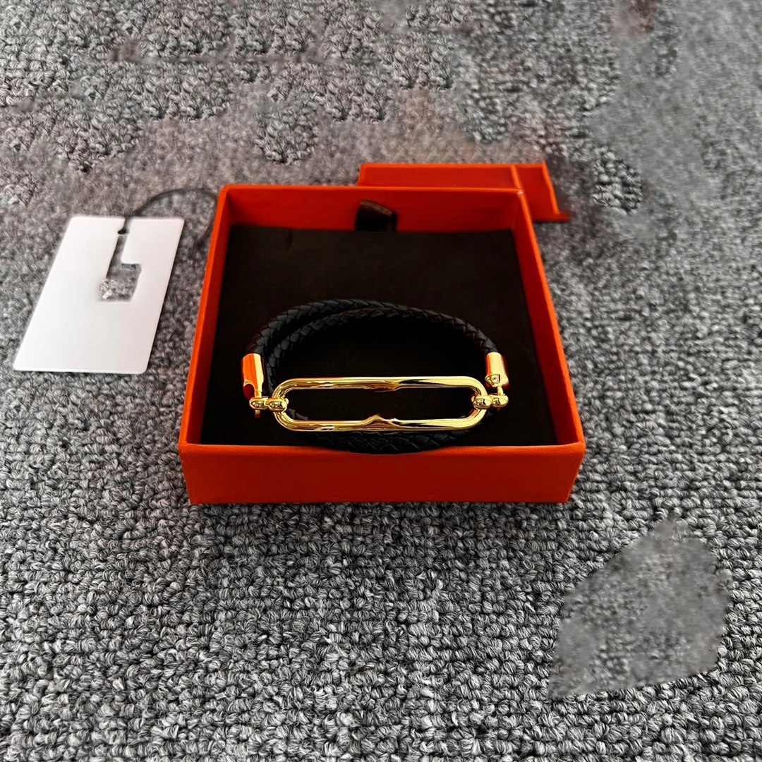 Leather Pig Nose Bangle For Women Gold Cuff Bracelet Luxury Jewelry Europe Fashion Charm Chain Retro Wedding Party Mens Bracelet
Leather Pig Nose Bangle For Women Gold Cuff Bracelet Luxury Jewelry Europe Fashion Charm Chain Retro Wedding Party Mens Bracelet
