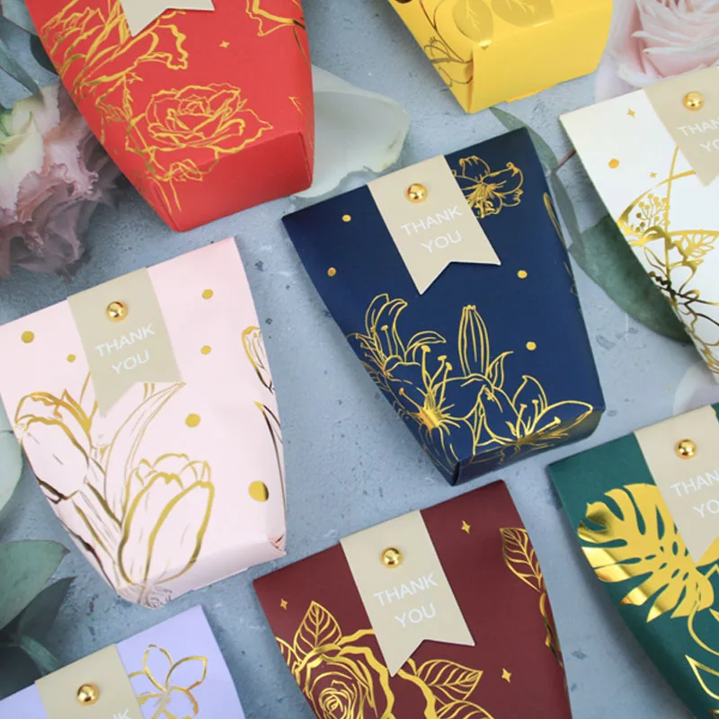 50pcs Foil Gold Europe Style Wedding Party Candy Box Sweet Golden Hand Boxes Packaging Bag Boxes Baby Shower Wedding Party Decor
50pcs Foil Gold Europe Style Wedding Party Candy Box Sweet Golden Hand Boxes Packaging Bag Boxes Baby Shower Wedding Party Decor
