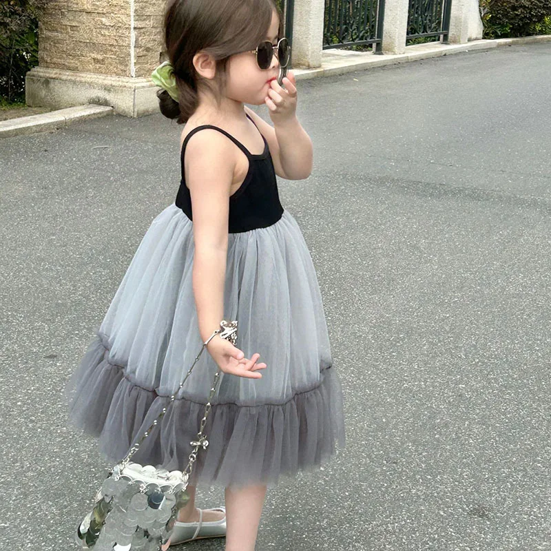 2023 Summer New Children's Wear Korean Children's Wear Girls' Color Matching Poached Sling Fashion Princess Dress 2-36
2023 Summer New Children's Wear Korean Children's Wear Girls' Color Matching Poached Sling Fashion Princess Dress 2-36