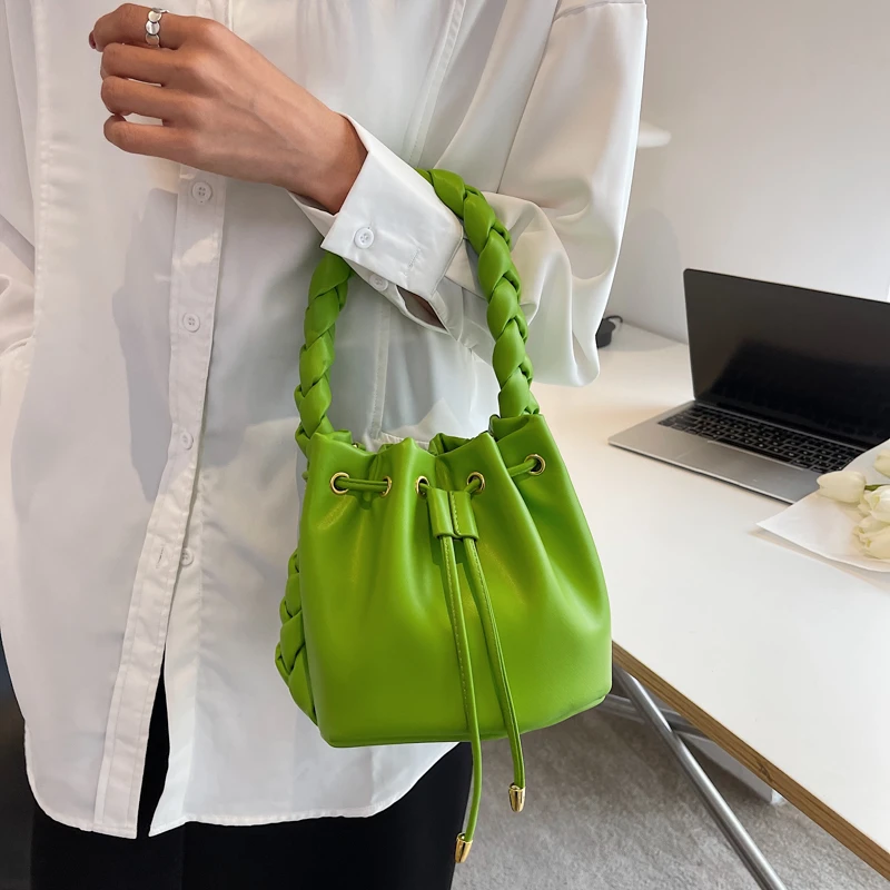 Women's Bags 2022 Trend Bucket Shoulder Bags Pleated Crossbody Bags Luxury Designer Clutches Summer Fashion Cosmetic Bag Purse
Women's Bags 2022 Trend Bucket Shoulder Bags Pleated Crossbody Bags Luxury Designer Clutches Summer Fashion Cosmetic Bag Purse