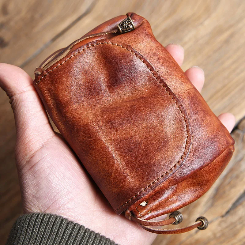 AETOO Retro handmade leather coin purse male niche design car key bag first layer leather mini card holder female coin
AETOO Retro handmade leather coin purse male niche design car key bag first layer leather mini card holder female coin