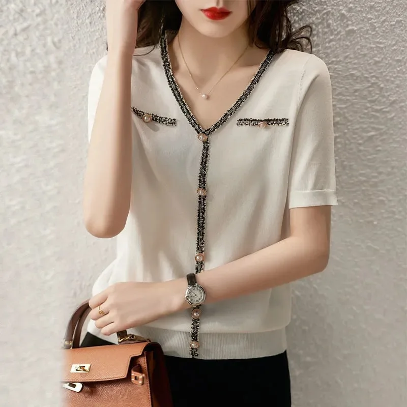 Knitted short sleeve women's T-shirt Summer 2023 new ice silk knitwear pearl buckle fringe lace V-neck top thin women
Knitted short sleeve women's T-shirt Summer 2023 new ice silk knitwear pearl buckle fringe lace V-neck top thin women