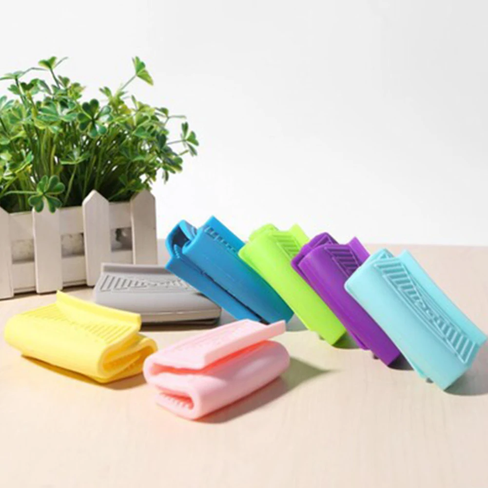 Kitchen Silicone Heat Resistant Gloves Clips Mitts Anti-slip Grips Bowl Pot Clips Oven Microwave Glove Holder Clip Kitchen Tools
Kitchen Silicone Heat Resistant Gloves Clips Mitts Anti-slip Grips Bowl Pot Clips Oven Microwave Glove Holder Clip Kitchen Tools