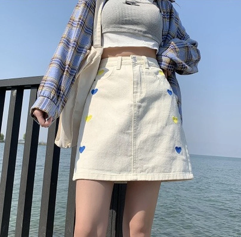 2021 Summer Women Love Embroidered Denim Skirt Female Korean Thin Slim A-line High Waist Short Skirts Fashion Casual Streetwears
2021 Summer Women Love Embroidered Denim Skirt Female Korean Thin Slim A-line High Waist Short Skirts Fashion Casual Streetwears