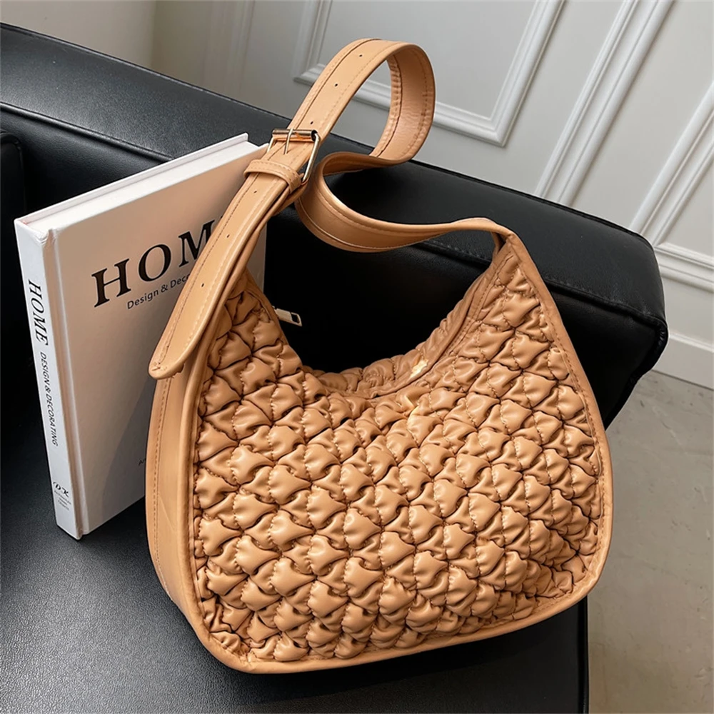 Women's PU leather handbag, with bag, large capacity, wrinkled design, underarm, wide shoulder strap
Women's PU leather handbag, with bag, large capacity, wrinkled design, underarm, wide shoulder strap