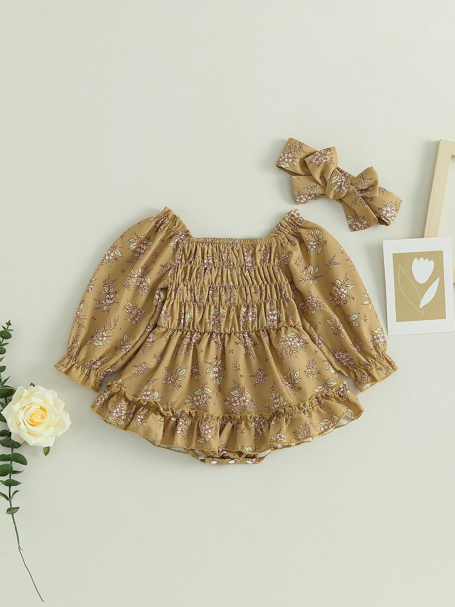 Cute Floral Patterned Long Sleeve Romper Jumpsuits with Matching Headband - 2 Piece Set for Newborn Girls 
Cute Floral Patterned Long Sleeve Romper Jumpsuits with Matching Headband - 2 Piece Set for Newborn Girls