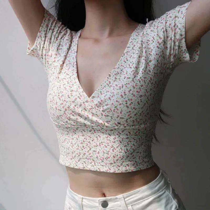 Summer French Retro Floral V-neck Short-sleeved T-shirt Slim Slimming Wld High Waist T-shirt Women's Top
Summer French Retro Floral V-neck Short-sleeved T-shirt Slim Slimming Wld High Waist T-shirt Women's Top