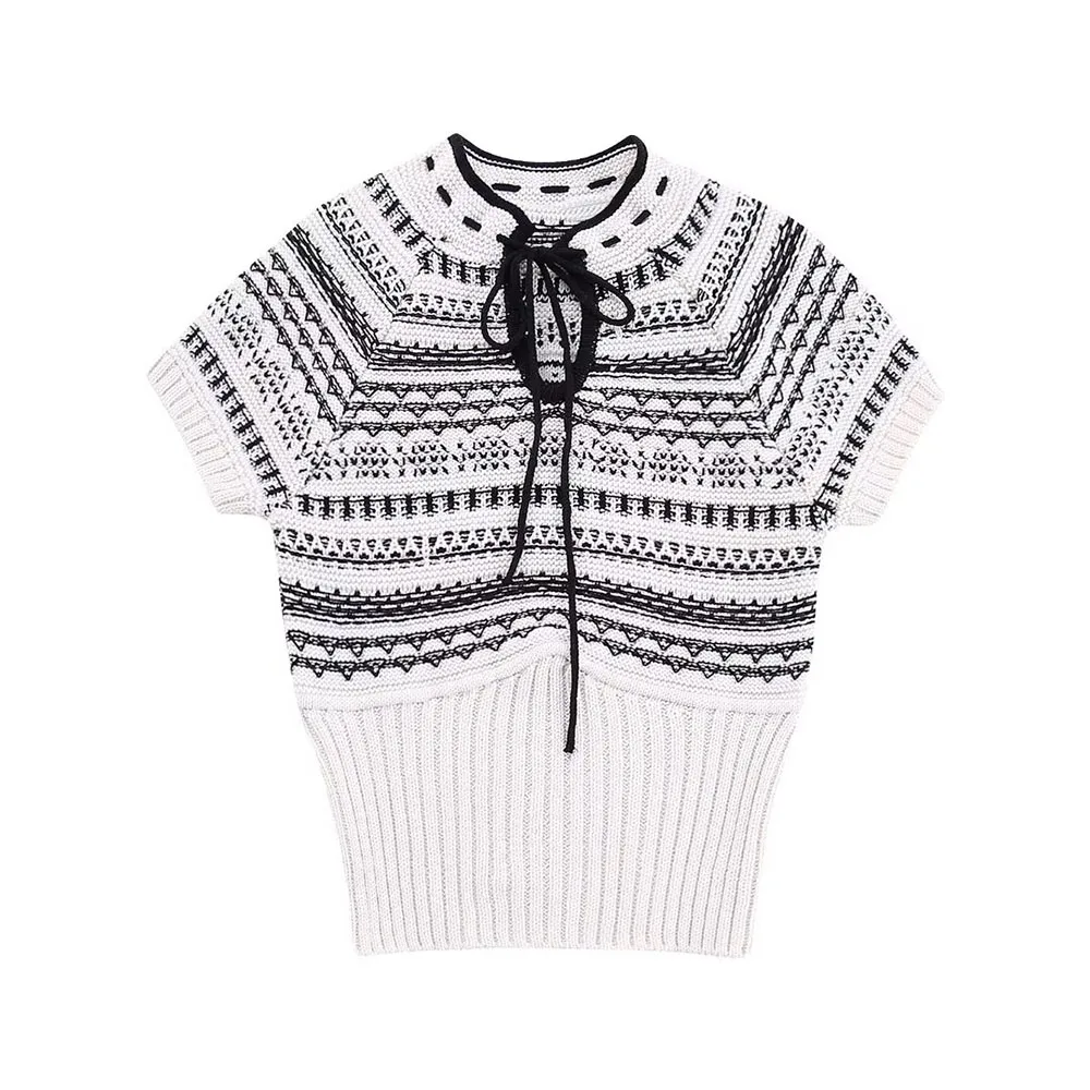 Early autumn new fashion women's temperament sweet retro all-match round neck short-sleeved jacquard knitted top
Early autumn new fashion women's temperament sweet retro all-match round neck short-sleeved jacquard knitted top