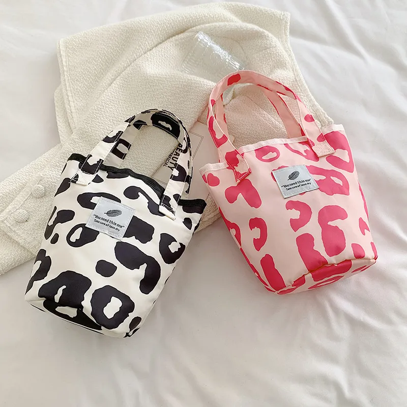 Fashion Print Female Bucket Bag Pink Student Girls Small Tote Clutch Purse Shoulder Bags Leopard Pattern Women's Canvas Handbags
Fashion Print Female Bucket Bag Pink Student Girls Small Tote Clutch Purse Shoulder Bags Leopard Pattern Women's Canvas Handbags