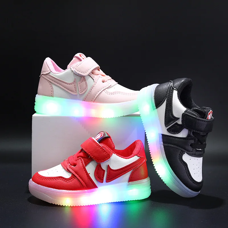 New Boys' Board Shoes With Lights Girls' Low Top Casual Breathable LED Lights Baby Children's Shoe for Kids Kid Sneakers Child
New Boys' Board Shoes With Lights Girls' Low Top Casual Breathable LED Lights Baby Children's Shoe for Kids Kid Sneakers Child