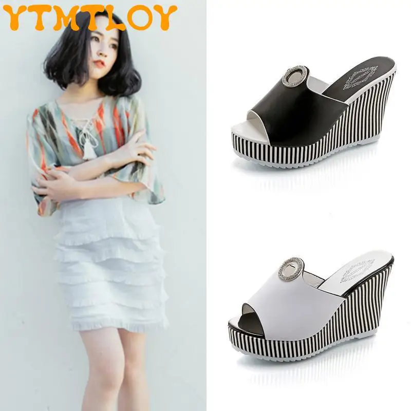 2021 New Summer Slope With Fish Mouth Outdoor Sandals And Slippers Female High-heeled Platform Fashion Non-slip Student Slippers
2021 New Summer Slope With Fish Mouth Outdoor Sandals And Slippers Female High-heeled Platform Fashion Non-slip Student Slippers