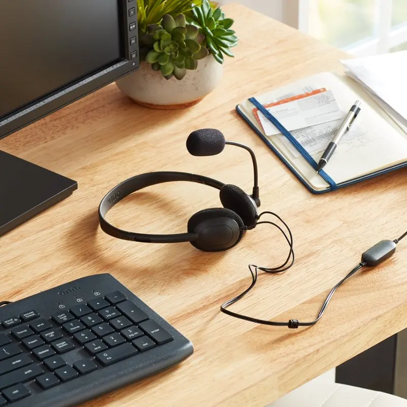 2023 new 3.5 mm Stereo Headset With Built-in Microphone
2023 new 3.5 mm Stereo Headset With Built-in Microphone