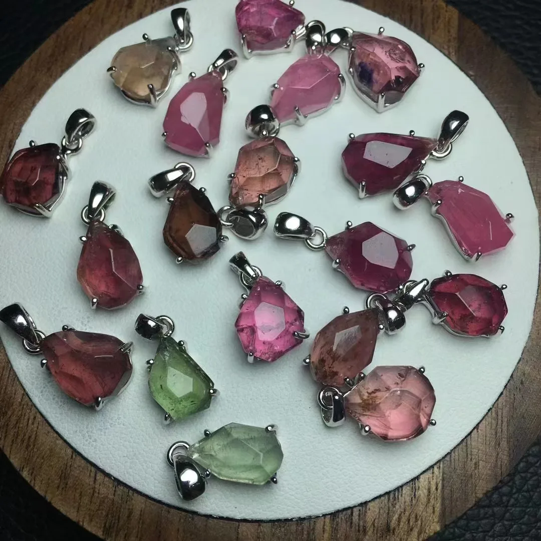 High Quality Hot Selling Natural Tourmaline Free Form Pendant 925 Silver Fashion Jewelry Gift
High Quality Hot Selling Natural Tourmaline Free Form Pendant 925 Silver Fashion Jewelry Gift