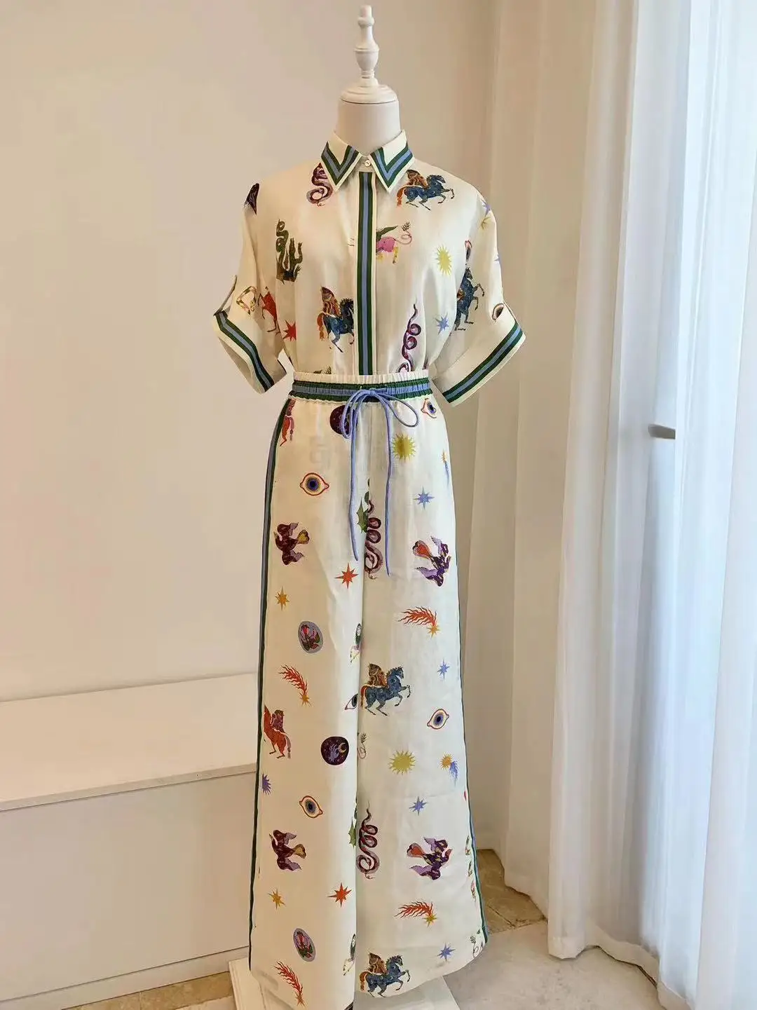 Women Linen Animal Print Single Breasted Short Sleeve Blouse or Elastic Waist Straight Wide Leg Long Pants
Women Linen Animal Print Single Breasted Short Sleeve Blouse or Elastic Waist Straight Wide Leg Long Pants