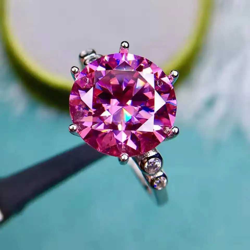 New Design Moissanite Ring for Men and Women 5 Carat Large Particles Classic Pink Ring Hearts and Arrows Jewelry Accessories 
New Design Moissanite Ring for Men and Women 5 Carat Large Particles Classic Pink Ring Hearts and Arrows Jewelry Accessories