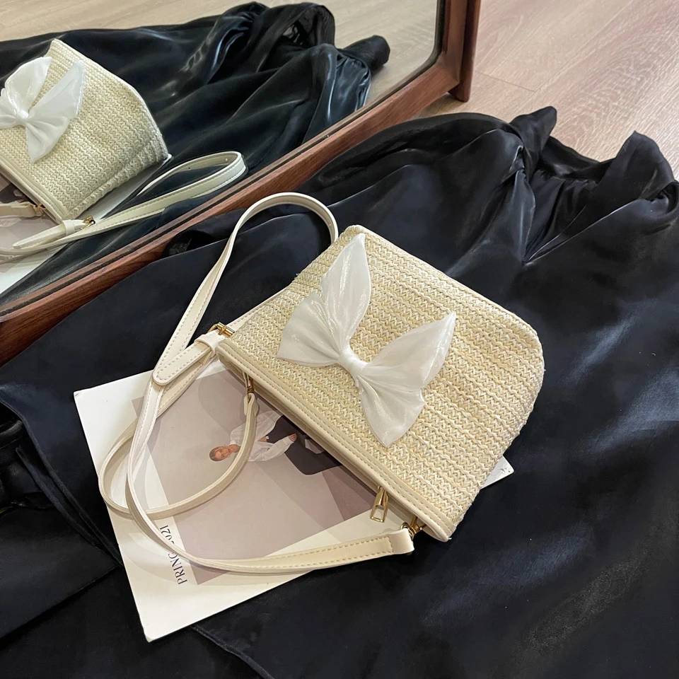 This year's fashionable king red explosive mid-bag 2023 new women's bag summer lilies cross-back ultra-short bag
This year's fashionable king red explosive mid-bag 2023 new women's bag summer lilies cross-back ultra-short bag