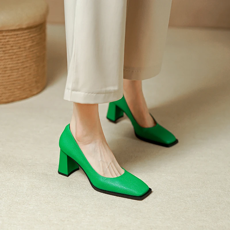 2022 new spring women pumps natural leather 22-25cm cowhide Upper full leather square toe chunky heel shoes for women 3 colors
2022 new spring women pumps natural leather 22-25cm cowhide Upper full leather square toe chunky heel shoes for women 3 colors