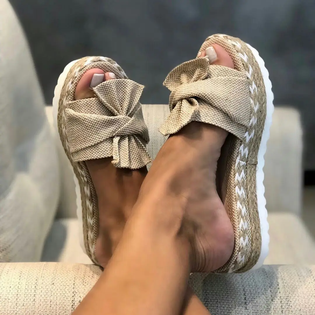 Slippers Women Summer Flat Shoes Female Slides Big Size Butterfly-Knot Platform Med Pantofle 2023 Basic Butterfly-knot Fabric Ru
Slippers Women Summer Flat Shoes Female Slides Big Size Butterfly-Knot Platform Med Pantofle 2023 Basic Butterfly-knot Fabric Ru