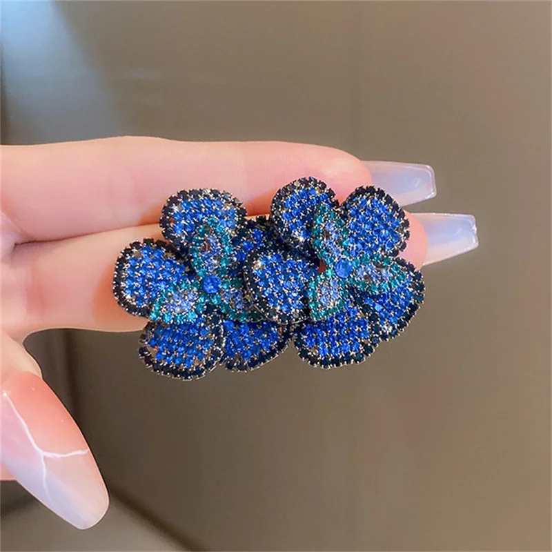 Женские серьги-гвоздики с кристаллами FYUAN Full стразы, серьги с синими цветами и кристаллами, ювелирные изделия для вечеринок и свадеб
Женские серьги-гвоздики с кристаллами FYUAN Full стразы, серьги с синими цветами и кристаллами, ювелирные изделия для вечеринок и свадеб