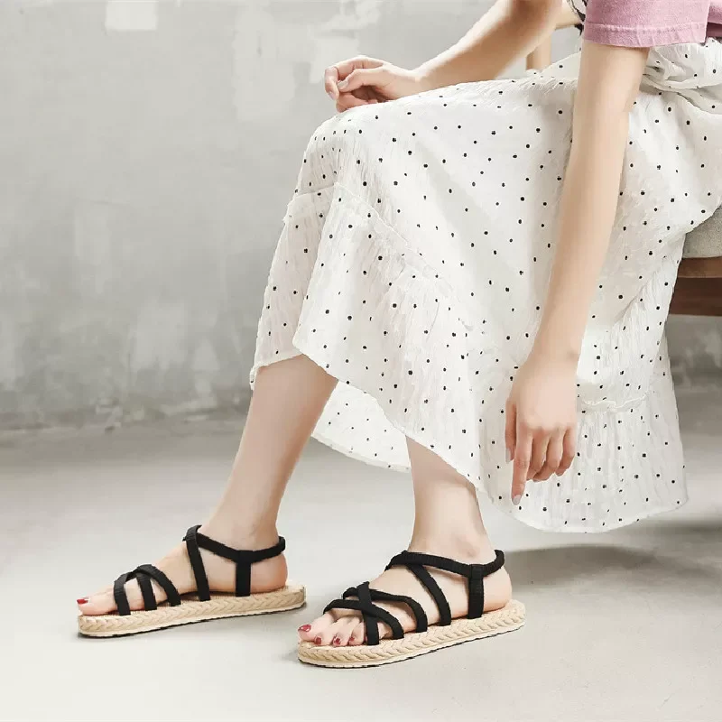 NEW IN sandals outside Korea tide female imitation hemp straw tourism bottom wear flat beach flat with cool fashion slippers
NEW IN sandals outside Korea tide female imitation hemp straw tourism bottom wear flat beach flat with cool fashion slippers