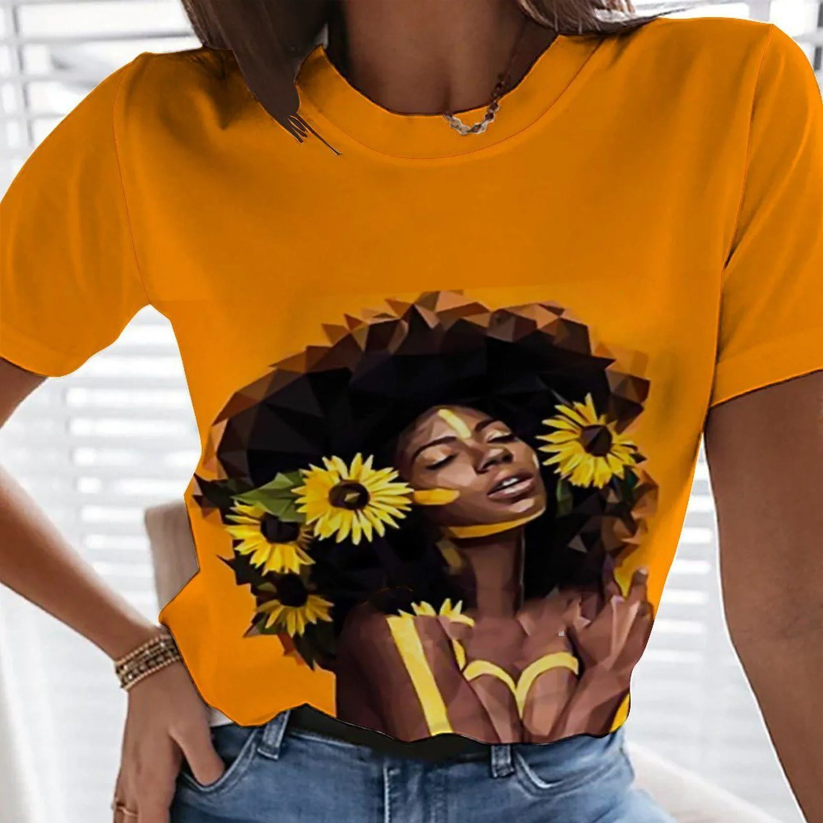 2022 New 3D Printing T-Shirt Pattern African Girl Face Fashion Loose XL6 Street Retro Harajuku Casual Round Neck Ladies Top
2022 New 3D Printing T-Shirt Pattern African Girl Face Fashion Loose XL6 Street Retro Harajuku Casual Round Neck Ladies Top
