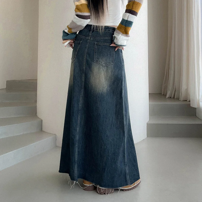 American style denim skirt women's new style washed and made old pockets, raw hem, knee-length casual A-line long skirt2023
American style denim skirt women's new style washed and made old pockets, raw hem, knee-length casual A-line long skirt2023