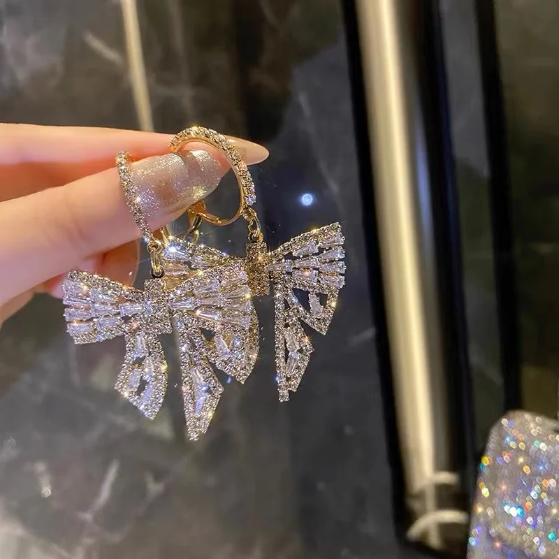 Women's New Full Diamond Butterfly Drop Earrings Party Jewelry Gifts 2022 Fashion Trend Exquisite Elegant Wholesale Direct Sales
Women's New Full Diamond Butterfly Drop Earrings Party Jewelry Gifts 2022 Fashion Trend Exquisite Elegant Wholesale Direct Sales