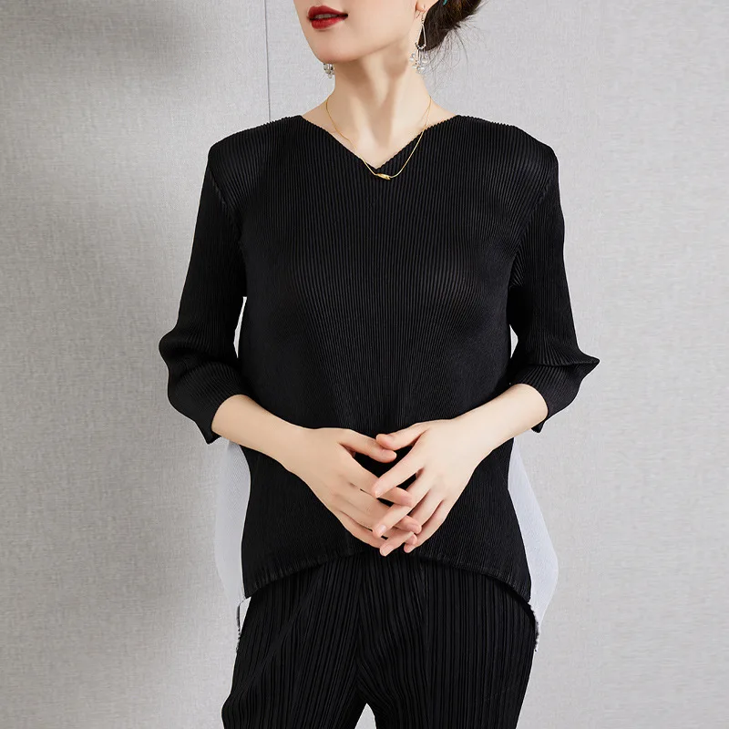 

Miyake pleated t-shirt women's summer design top v-neck mid-sleeve irregular contrast color niche loose all-match pullover