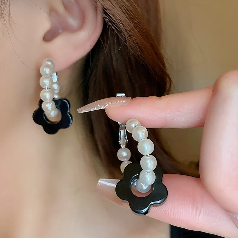 Ajojewel White Pearl Hoop Earrings With Black Acrylic Flower Jewelry Vintage Accessories Party Gift
Ajojewel White Pearl Hoop Earrings With Black Acrylic Flower Jewelry Vintage Accessories Party Gift