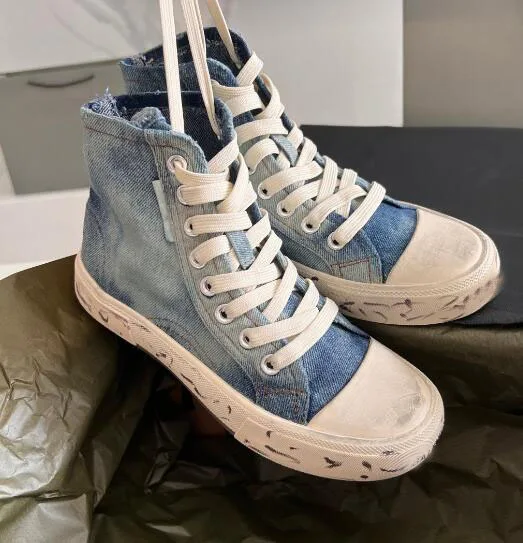 Женские высокие джинсовые туфли Moraima, синие повседневные холщовые Туфли с круглым носком, на шнуровке, на плоской подошве, модные кроссовки черного, красного, желтого цветов
Женские высокие джинсовые туфли Moraima, синие повседневные холщовые Туфли с круглым носком, на шнуровке, на плоской подошве, модные кроссовки черного, красного, желтого цветов