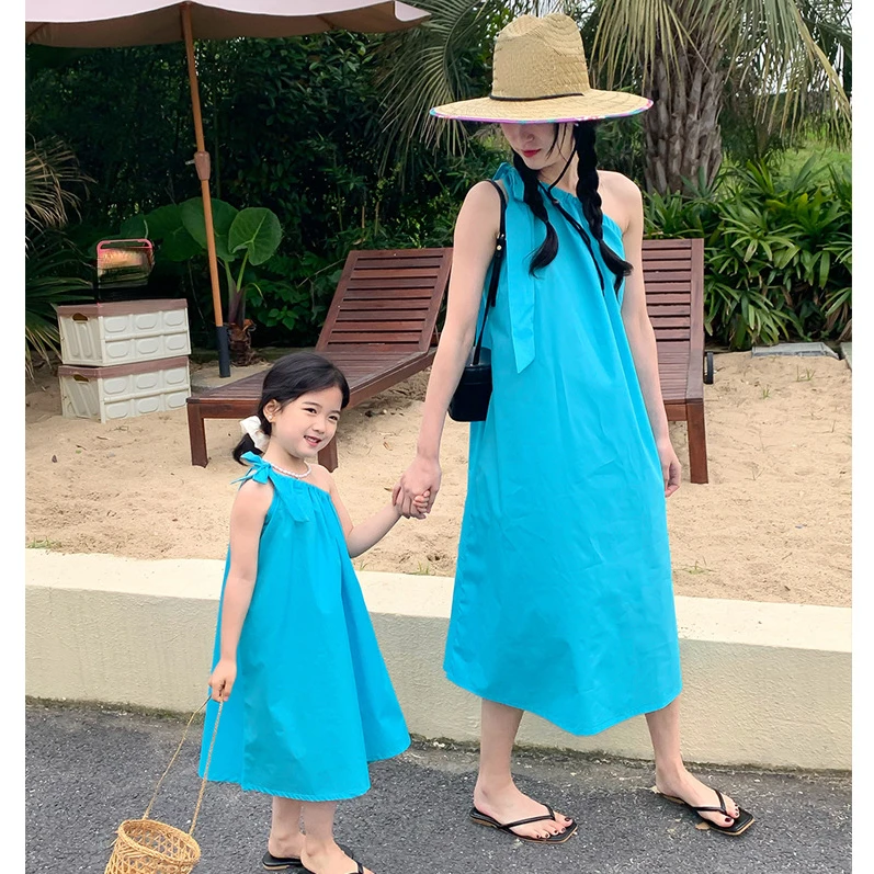Kids Clothing for mother and daughter summer solid sleeveless bow Family Matching Outfits All Over Vacation Dresses
Kids Clothing for mother and daughter summer solid sleeveless bow Family Matching Outfits All Over Vacation Dresses